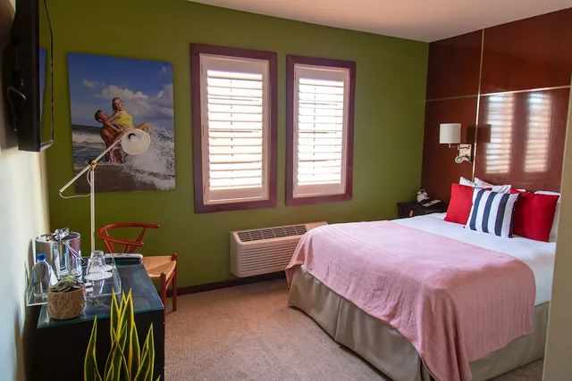 غرفة بسرير كوين، Daddy O Hotel 3/5