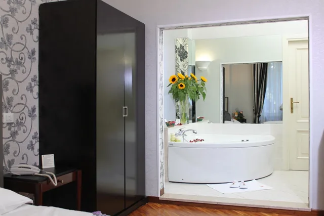 Suite, Hot Tub, Villa Aricia 2/5