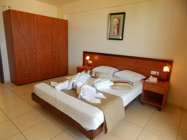 غرفة عائلية بسرير مزدوج مع أريكة، ST. CONSTANTIN SEA HOTEL AND SPA RESORT 1/10