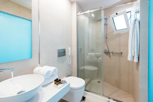 Room, Double or Twin Bed, Garden or Mountain View، Elounda Akti Olous Hotel - Adults Only 8/10