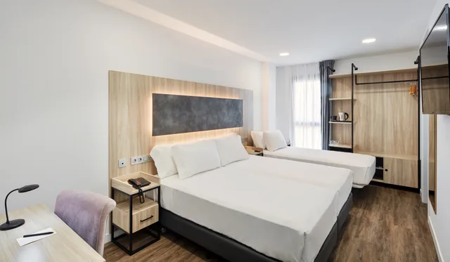 Classic, Triple, Twin Beds, Sercotel Cordoba Delicias 1/2