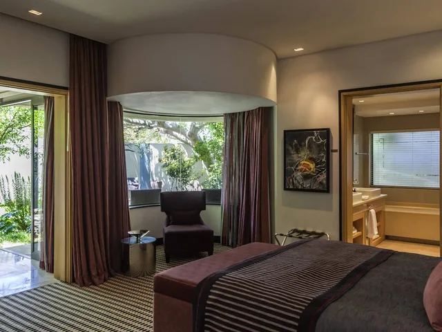 جناح تنفيذي بسرير كينج، No. 5 Boutique Art Hotel 1/1