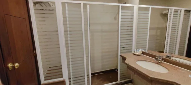 غرفة بسرير مزدوج بإطلالة على المسبح، Regency Plaza Aqua Park Spa Resort 6/6