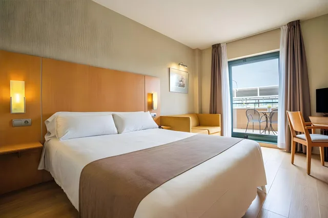 غرفة سوبيريور بسرير كينج، Hotel Posadas de Espana Malaga 1/2