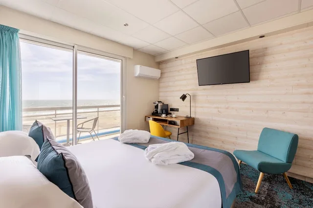 غرفة سوبيريور بسرير كينج بإطلالة على البحر، Best Western Plus Hotel Canet-Plage 6/10