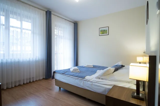 شقة بسرير كوين وسريرين منفصلين بغرفتي نوم مع أريكة، BELLAMONTE APARTHOTEL 2/10