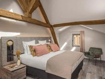 Loft, City, Sofa، Boudoir des muses 2/2