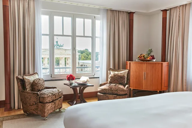 Brandenburg Gate, Suite, King Bed، Hotel Adlon Kempinski Berlin 1/1