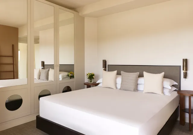جناح، Baia di Chia Resort Sardinia, Curio Collection by Hilton 2/9