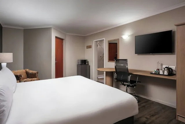 غرفة بسرير كينج، Protea Hotel by Marriott Cape Town Tyger Valley 17/20