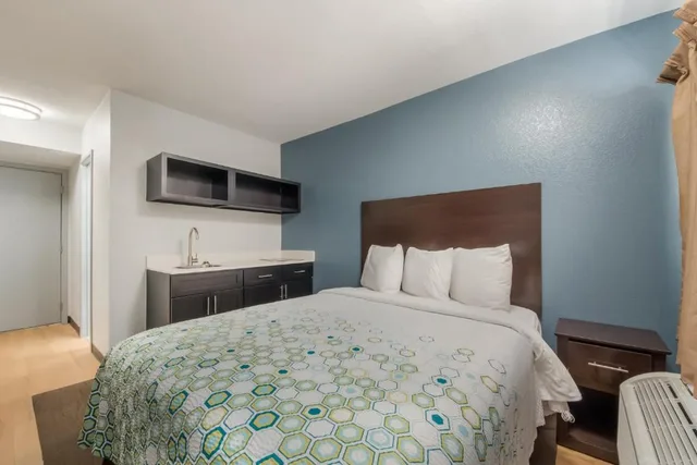 استوديو بسريرين كوين، Red Roof Inn San Antonio - Seaworld/Northwest 1/3