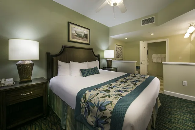 غرفة بسرير كينج وسرير كوين بغرفتي نوم، Holiday Inn Club Vacations South Beach Resort 4/10