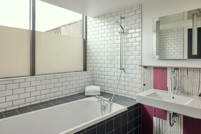 استوديو ديلوكس بسرير كينج بشرفة، Generator Hostel Paris 10/10
