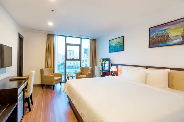 غرفة ديلوكس بسرير كينج بإطلالة على البحر، Dana Marina Hotel 1/5