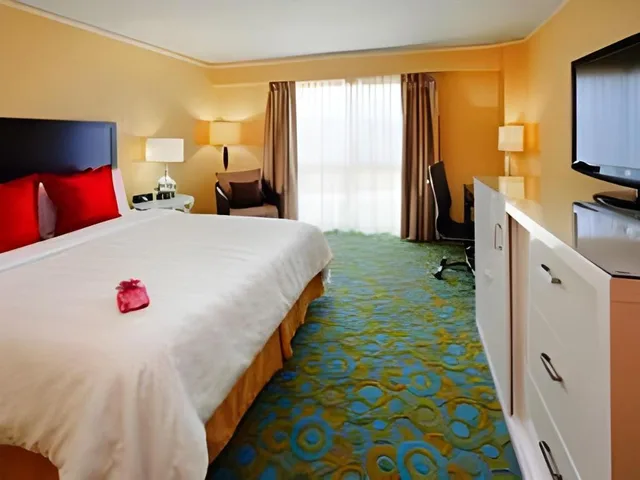 غرفة تنفيذية بسرير كينج، Crowne Plaza Cabana, Palo Alto 1/2