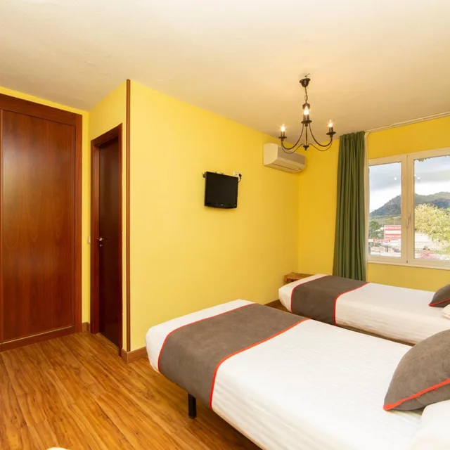 غرفة بسريرين منفصلين، Oyo Hotel Mavi 3/10