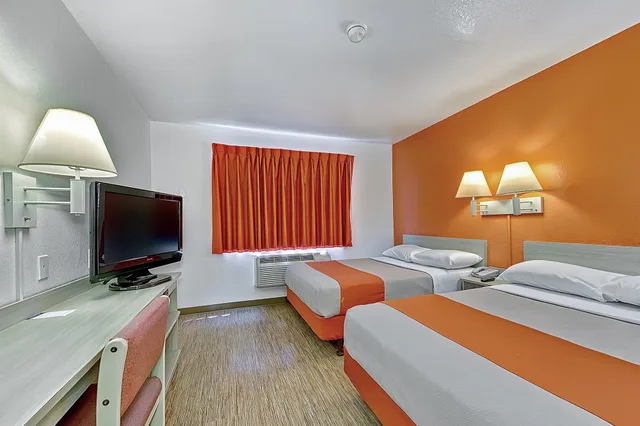 غرفة ديلوكس بسريرين مزدوجين، Motel6 Glenview, IL - Chicago North 1/8