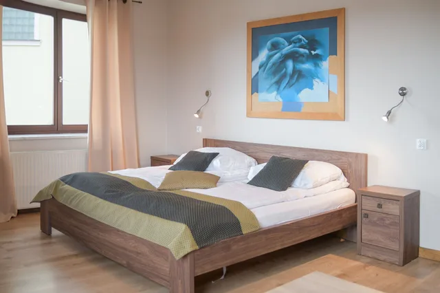 غرفة رباعية بسرير كوين مع أريكة، Royal Residence 1/10