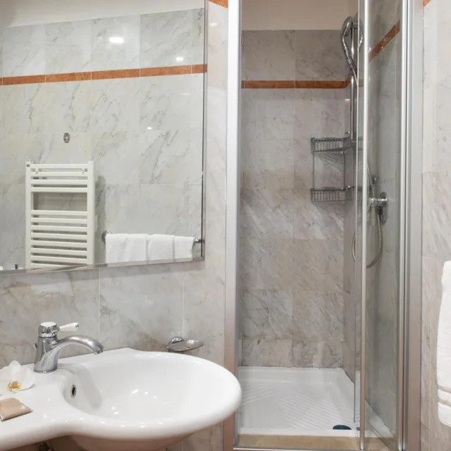 غرفة ثلاثية، Hotel Grifone Firenze 7/7