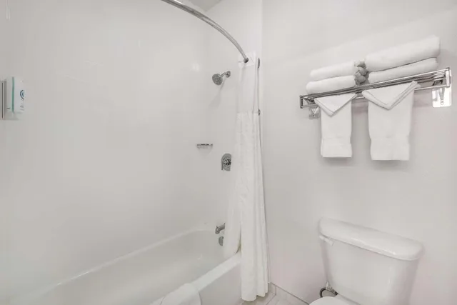 جناح ديلوكس بسريرين كوين مع أريكة، City Express by Marriott Redmond Airport 9/10