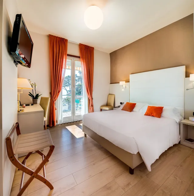 غرفة قياسية بسرير كوين بإطلالة على البحر بشرفة، Best Western Regina Elena 7/10