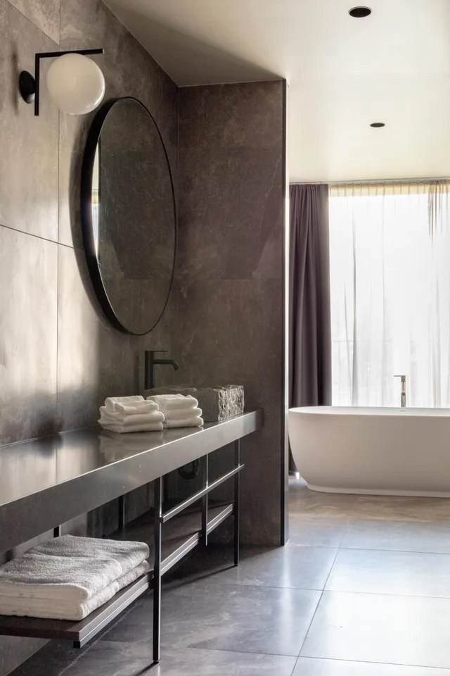 جناح جونيور بسرير كينج، Hotel Geysir 4/4