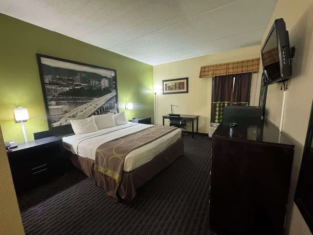 غرفة بسرير كينج لذوي الإعاقة، Quality Inn Chattanooga Hamilton Place 6/9