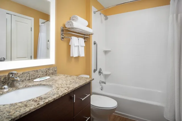 استوديو بسرير كينج مع أريكة، Towneplace Suites Portland Vancouver 3/7