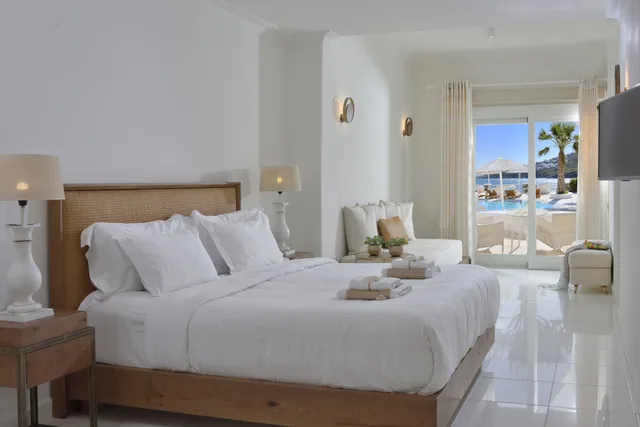 Sunshine, Junior Suite, King Bed, Sea View, Sofa، Nissaki Boutique 3/8