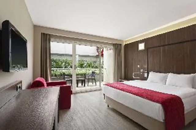 Business, Land View، Ramada Encore by Wyndham Izmir 1/2