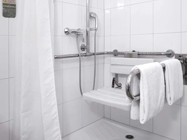 غرفة بسرير مزدوج لذوي الإعاقة، IBIS LOCARNO 10/10