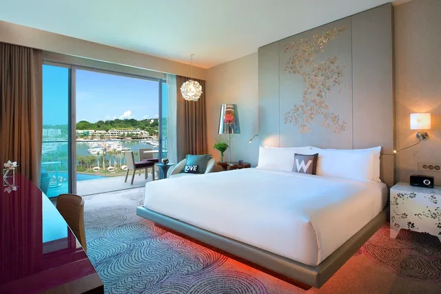 Fabulous, King Bed, Pool View, Balcony، W Singapore Sentosa Cove 2/8