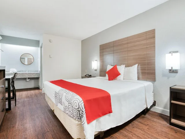 غرفة قياسية بسرير مزدوج، Dallas Love Field Inn 1/2