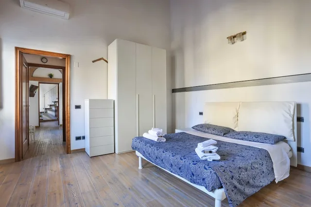 شقة أساسية بسريرين كوين مع أريكة، Uffizi Suite II in Florence-hosted by Sweetstay 1/9