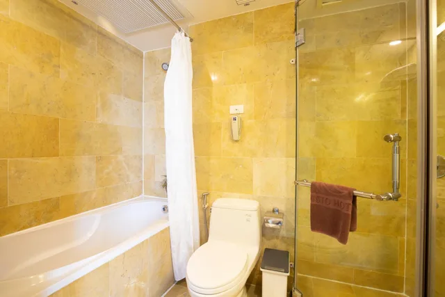 جناح، Aristo Saigon Hotel 4/4