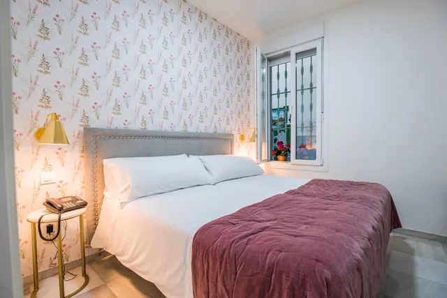 غرفة قياسية بسرير مزدوج، Hostal Jardin De La Alameda 1/5