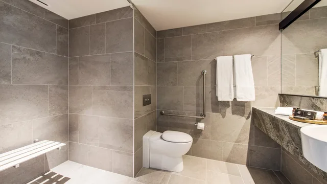 Grand Accessible Room, The Grand by SkyCity 1/2