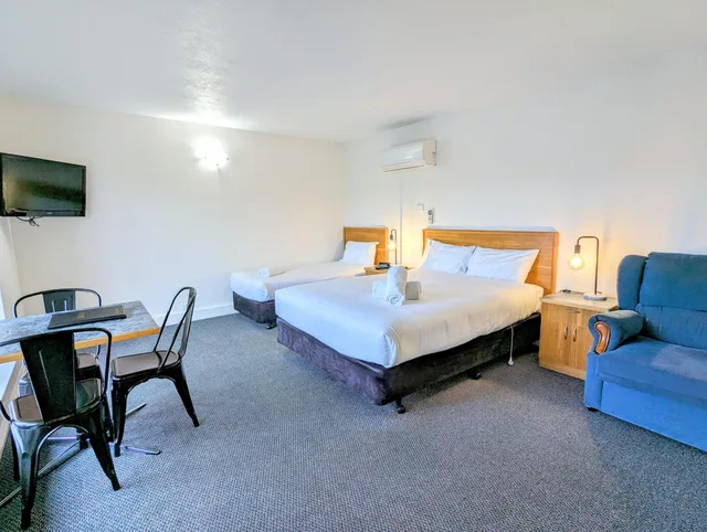 غرفة ثلاثية، Arkana Motor Inn & Terrace Apartments 1/1