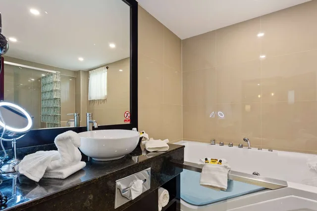 غرفة ديلوكس بسريرين كوين، Best Western Plus Belize Biltmore Plaza 5/5