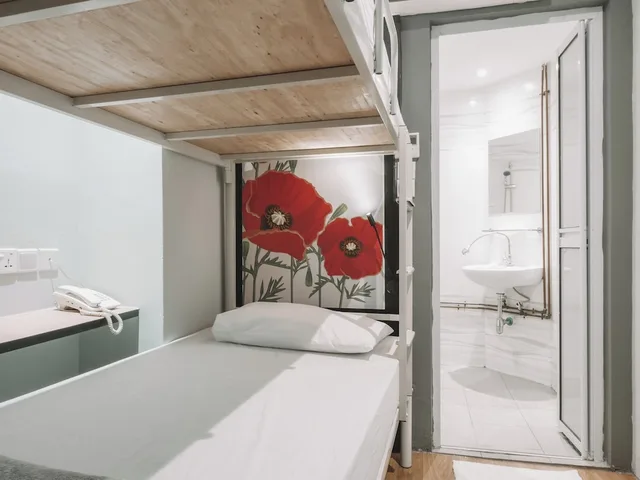 Room, Twin Beds, Bunk Bed, REGIN HOTEL 2/5