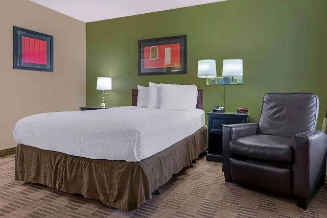 استوديو بسرير كوين، Studio 6 Extended Stay Sacramento Arden Way CA 2/4