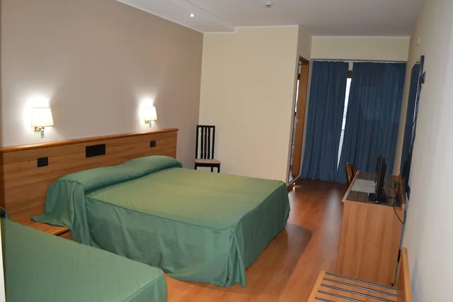 غرفة بسرير مزدوج لذوي الإعاقة، Canadian Hotel 1/1