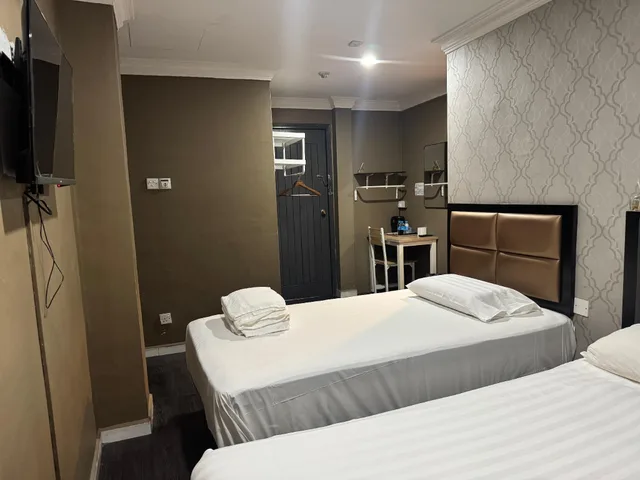 غرفة عائلية بسريرين مزدوجين بشرفة، Aliwal Park Hotel 2/2