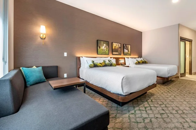 غرفة بسريرين كوين لذوي الإعاقة، Cambria Hotels Louisville Downtown- Whiskey Row 5/10