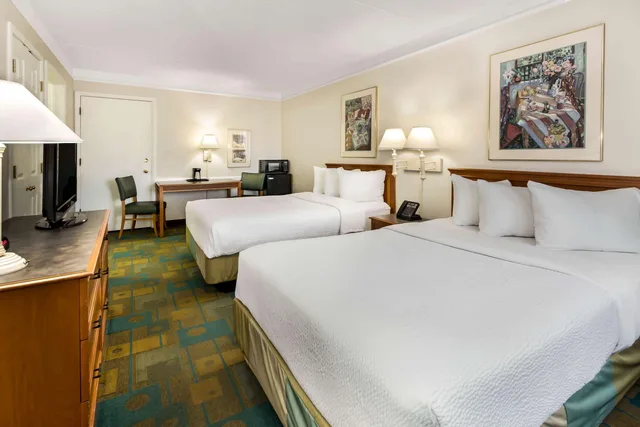 غرفة، La Quinta Inn by Wyndham Albuquerque Northeast 2/3