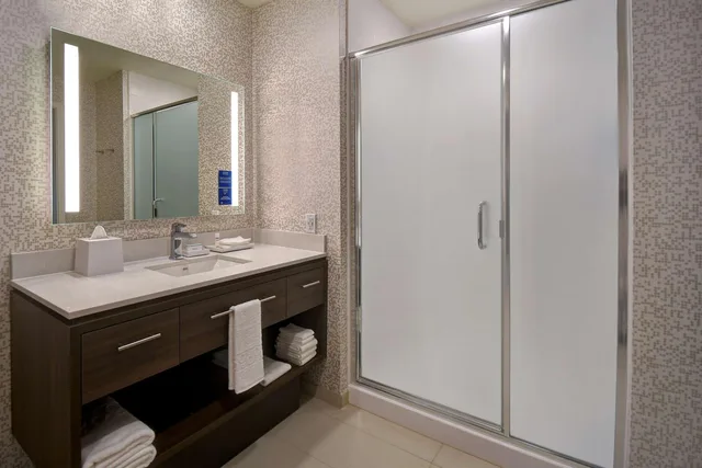جناح بسرير كينج بغرفة نوم واحدة مع أريكة، Home2 Suites by Hilton Las Vegas Convention Center 4/5
