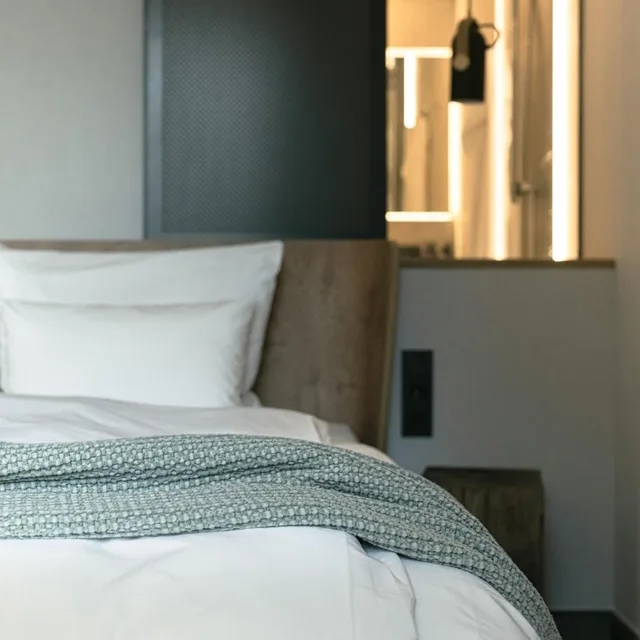 Deluxe, King Bed, Hotel Vierjahreszeiten Iserlohn 8/10