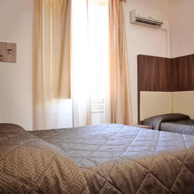 غرفة اقتصادية ثلاثية، Hotel Arno Bellariva 2/8
