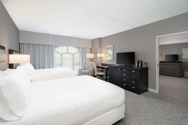 Standard, 2 Queen Beds, Holiday Inn Wilmington 3/5