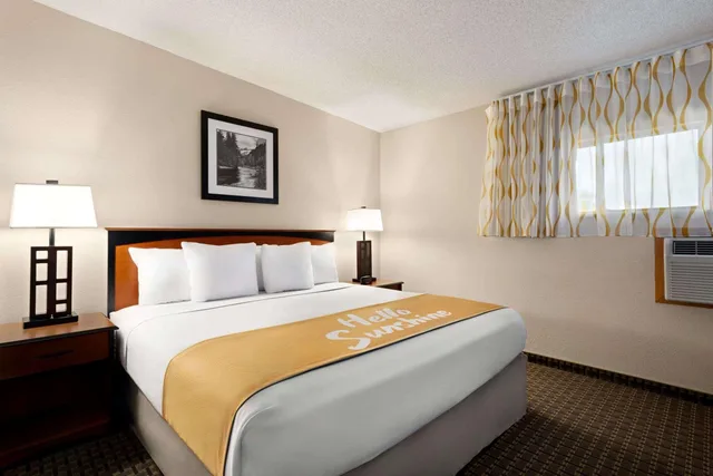جناح بسرير كوين بغرفتين، Days Inn by Wyndham Cortez 1/2